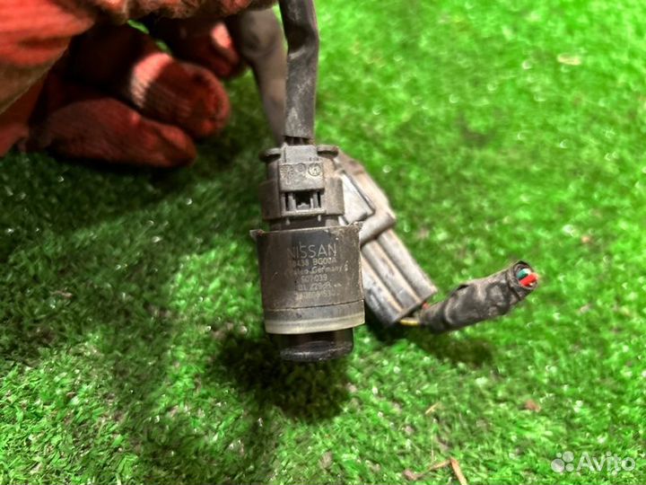 Датчик парковки задний Nissan Qashqai J10