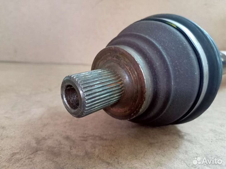 Привод передний правый Volkswagen Golf