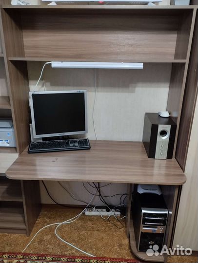 Компьютерный стол