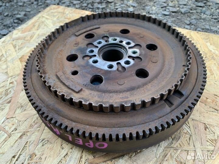 Маховик Opel Astra L35 Z13DTH 2008