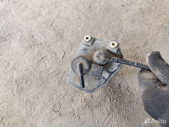 Абсорбер топливных паров фильтр Octavia Tour