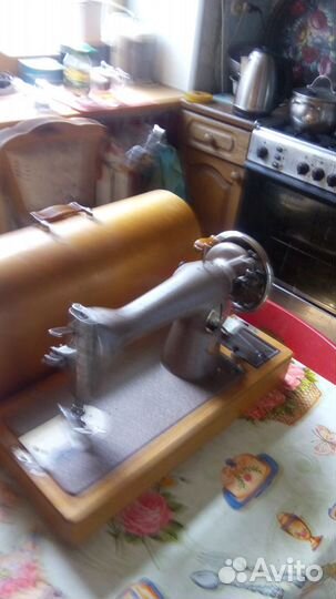 Машинка швейная зингер