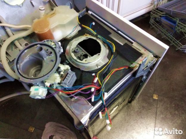 Ремонт вытяжек / Ремонт стиральных, посудомоечных