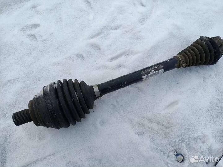 Привод левый (полуось) Skoda Octavia A7
