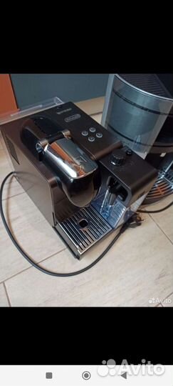 Капсульная кофемашина delonghi
