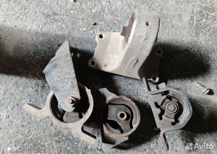 Подушка двигателя Nissan Almera classic B10