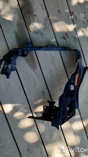 Крепление фары Mercedes W211