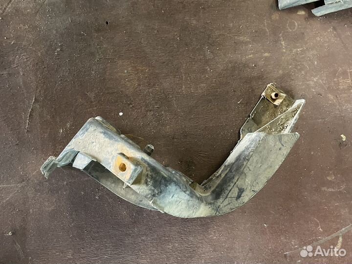 Крепление порога Audi A8 заднее левый и правое