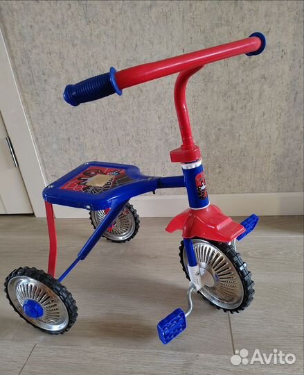 Трехколесный велосипед