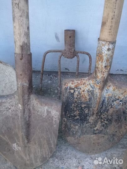 Лопаты. Тяпки. Вилы