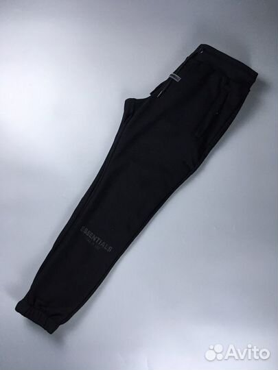 Спортивный костюм essentials