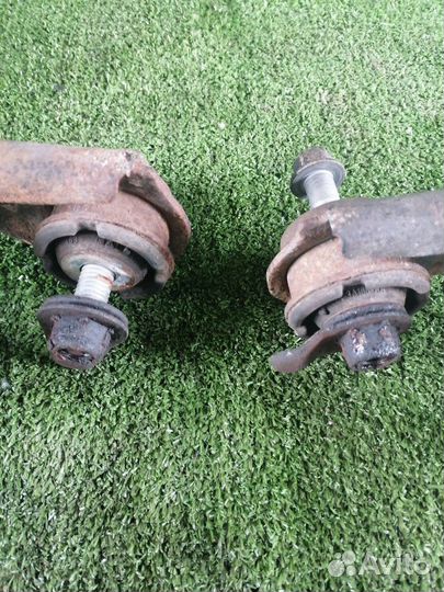 Рычаги пара передние Ford Explorer XLT 4.0 2006