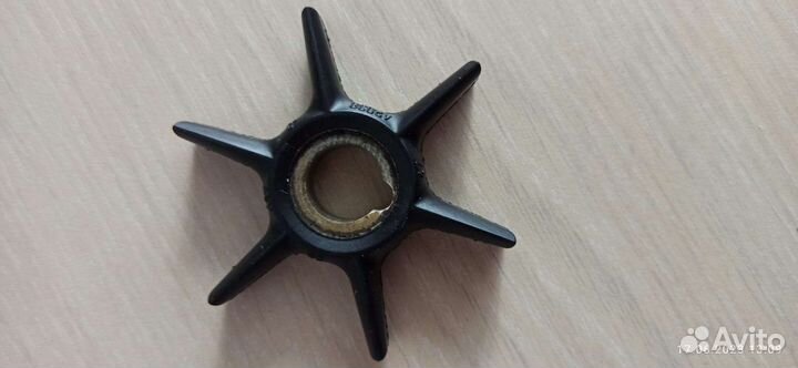 Крыльчатка лодочного мотора помпы