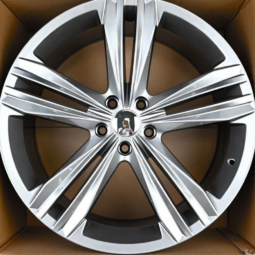 Литые диски Powcan 9×R20 5×130
