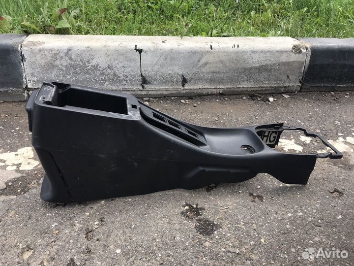 Подлокотник nissan almera classic B10