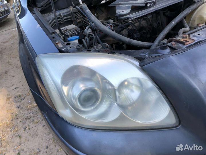 Фара передняя (комплект) Toyota Avensis 2 2005