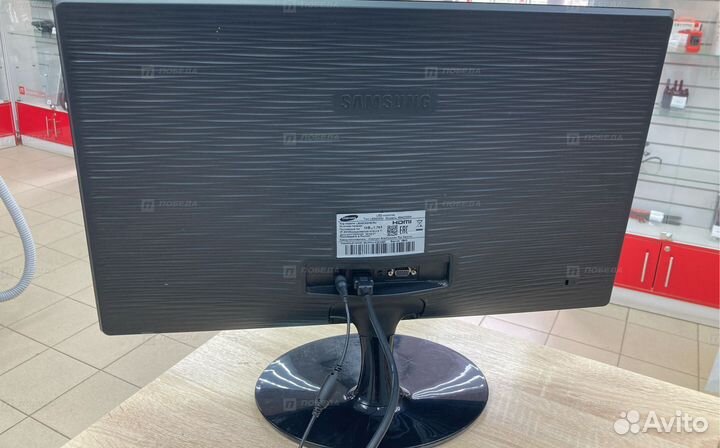 Монитор Samsung S24D300H
