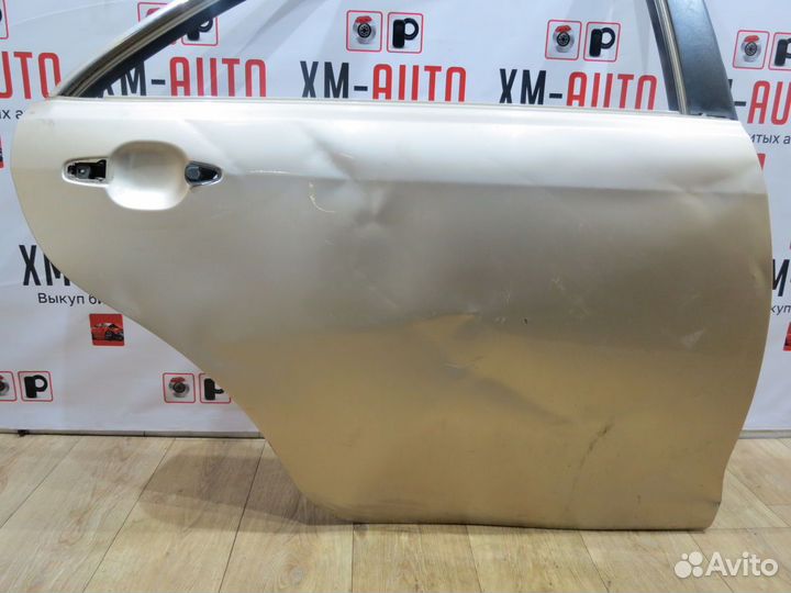Дверь задняя правая Toyota Camry 40