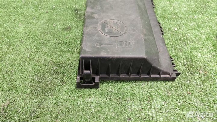 Крышка блока предохранителей (моторный отсек) Ope