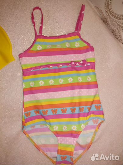 Купальник и шапочка для плавания