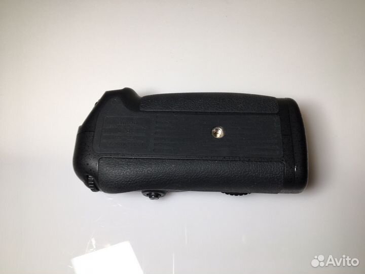 Батарейный блок nikon MB-D10