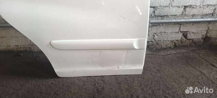 Toyota Funcargo дверь