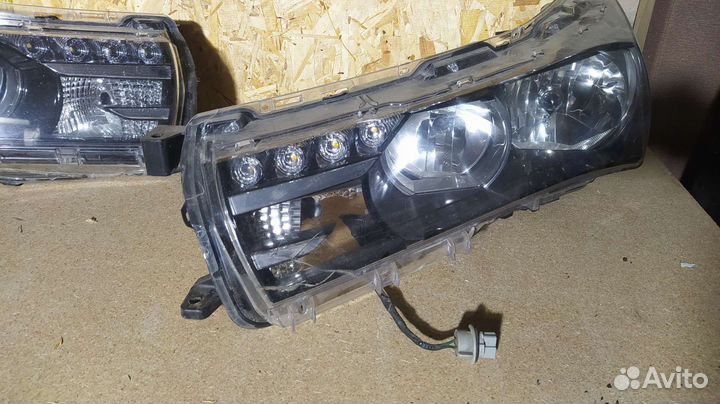 Фара правая Тойота corolla е180