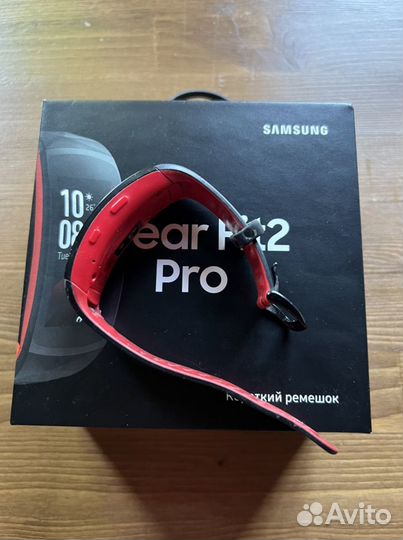 Фитнес браслет Samsung Gear Fit2 Pro