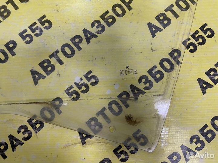 Стекло переднее левое Skoda Octavia A5