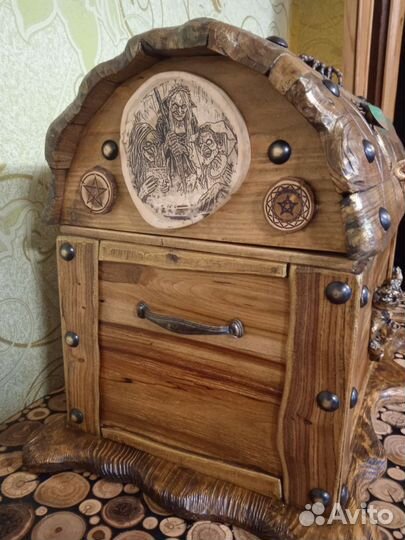 Сундук деревянный