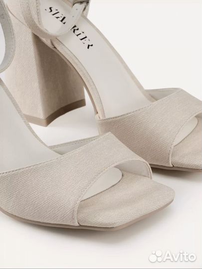 Босоножки на каблуке