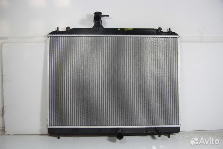 Радиатор охлаждения Nissan Serena 3 C25