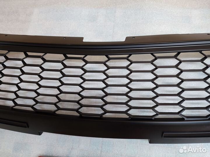 Решетка радиатора Mitsubishi L200 2019-нв (чёрная)