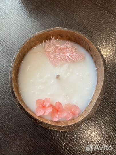 Свеча в кокосе