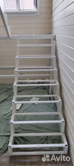 Лестница металлическая открытого типа