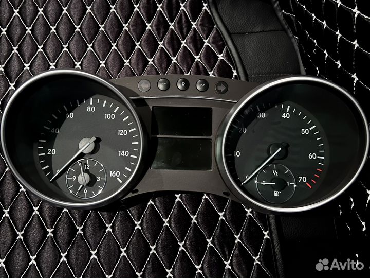 Приборная панель w164 x164 центральный экран