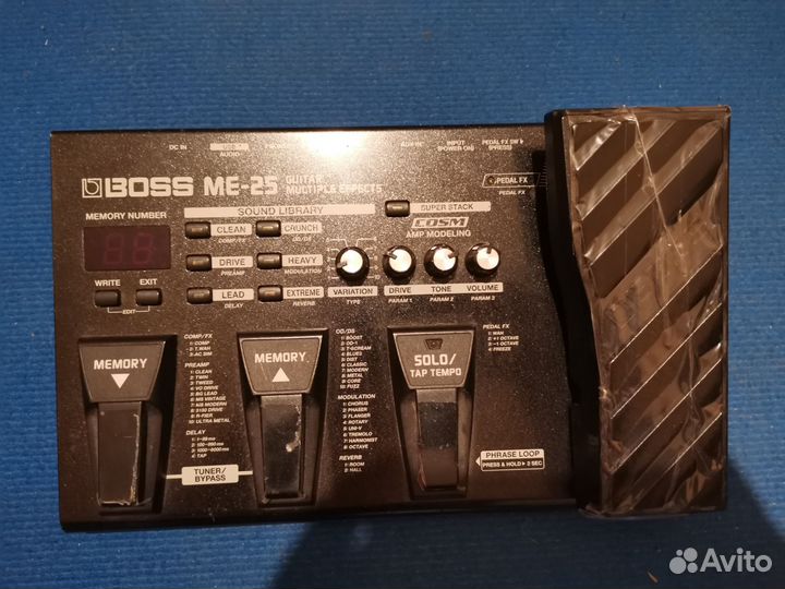 Гитарный процессор boss me-25