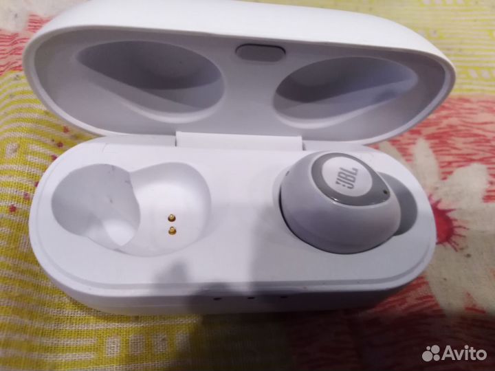 Беспроводные наушники jbl