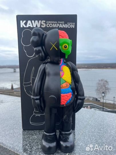 Коллекционная игрушка kaws 37см