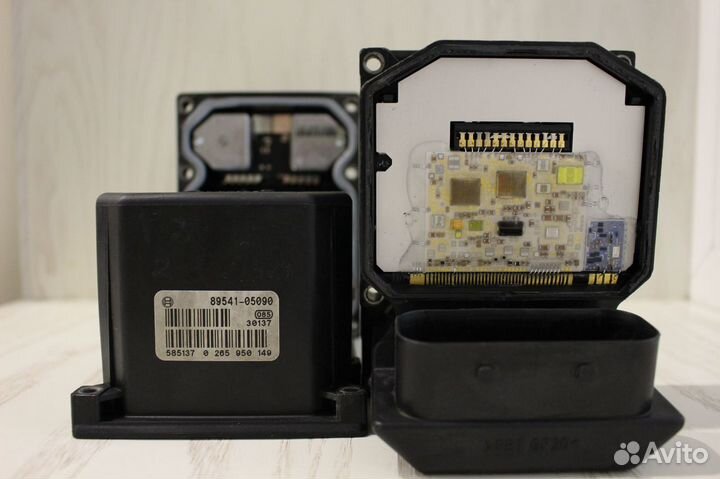 Блок ABS / VSC / TRC Toyota Avensis (Bosch 5.7)