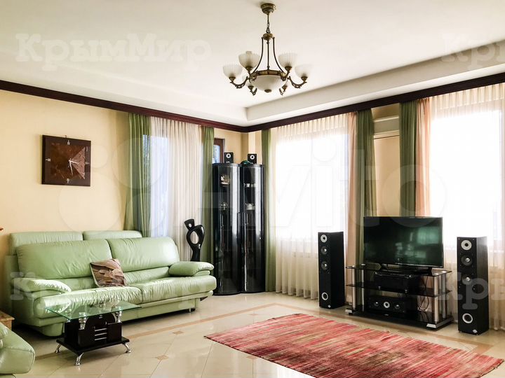 Дом 200 м² на участке 2 сот.