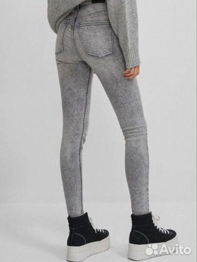 Джинсы bershka