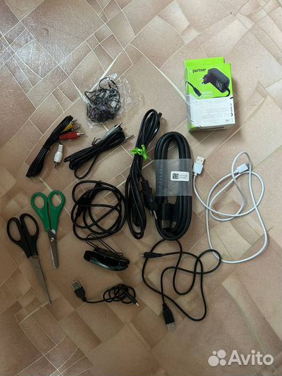 Провода и наушники, цена за всё