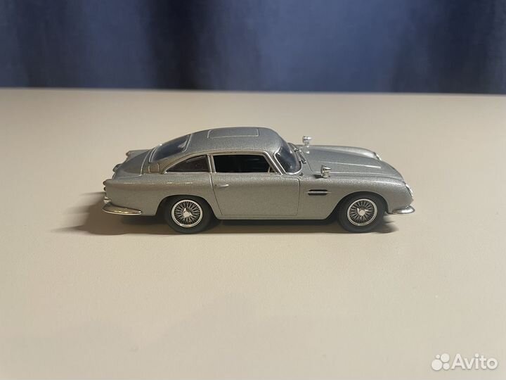 Модель автомобиля 1/43