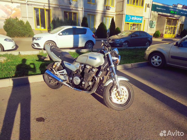 Yamaha XJR 1200