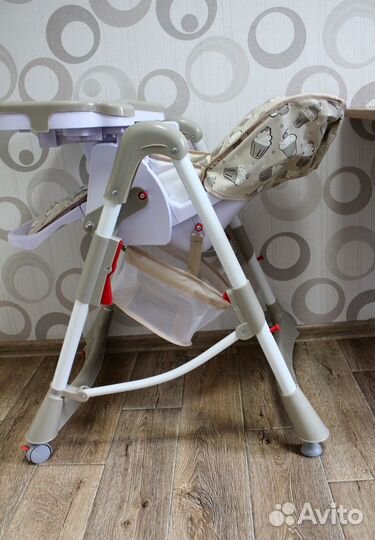 Стульчик для кормления новый