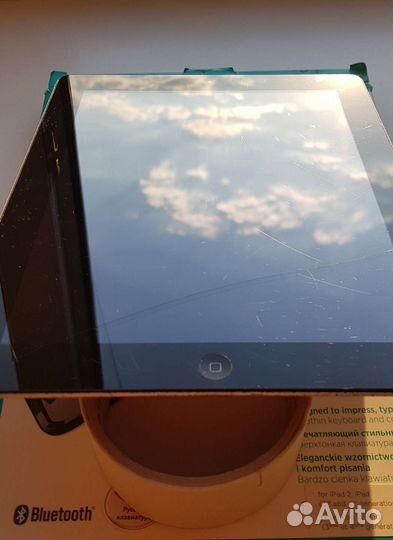 iPad 4 16Gb + Logitech Ultrathin Keyboard Cover