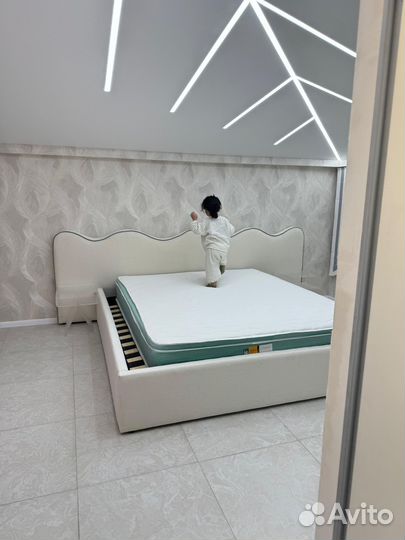 Кровать Вэйв с мягким изголовьем