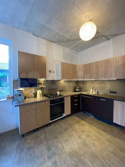 Дом 425 м² на участке 14 сот.