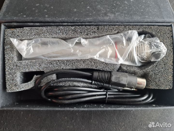 Студийный микрофон